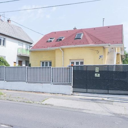 Hi-Bp Garden City Batsanyi Apartment 3 Rooms, Apartment Upstairs Near The City Train With Free Parking Budapest Luaran gambar