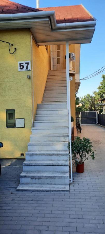 Hi-Bp Garden City Batsanyi Apartment 3 Rooms, Apartment Upstairs Near The City Train With Free Parking Budapest Luaran gambar